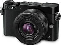 Panasonic Lumix DMC-GM5 in schwarz mit G Vario 12-32 mm von vorne links