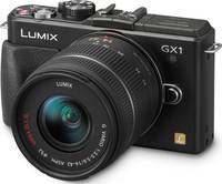 Panasonic Lumix DMC-GX1 in schwarz mit G Vario 14-42 mm von vorne links