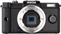 Pentax Q in schwarz von vorne