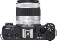 Pentax Q10 in schwarz mit 5-15mm von oben