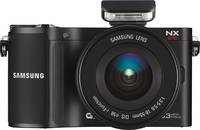 Samsung NX210 in schwarz mit 18-55 mm und Blitz von Samsung NX210 in schwarz mit 18-55 mm und Blitz von