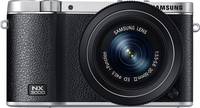 Samsung NX3000 in schwarz mit 20-50 mm von vorne