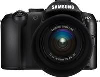Samsung NX5 in schwarz mit 50-200 mm von vorne