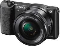 Sony Alpha 5100 in schwarz mit SEL P 16-50 von vorne links