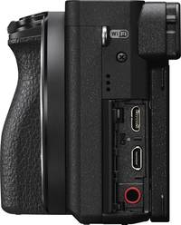 Sony Alpha 6500 in schwarz von links offen