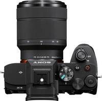 Sony Alpha 7 IV in schwarz mit FE 28-70mm F35-56 von oben