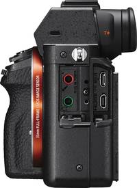 Sony Alpha 7R II in schwarz von links offen