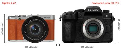 Größenvergleich: Fujifilm X-A2 vs. Panasonic Lumix DC-G97 Größenvergleich: Fujifilm X-A2 vs. Panasonic Lumix DC-G97