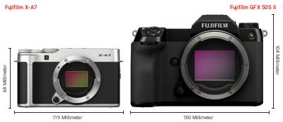 Größenvergleich: Fujifilm X-A7 vs. Fujifilm GFX 50S II Größenvergleich: Fujifilm X-A7 vs. Fujifilm GFX 50S II