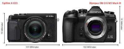 Größenvergleich: Fujifilm X-E2S vs. OM System OM-D E-M1 Mark III Größenvergleich: Fujifilm X-E2S vs. OM System OM-D E-M1 Mark III