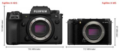 Größenvergleich: Fujifilm X-H2S vs. Fujifilm X-M5 Größenvergleich: Fujifilm X-H2S vs. Fujifilm X-M5