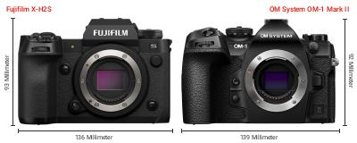 Größenvergleich: Fujifilm X-H2S vs. OM System OM-1 Mark II Größenvergleich: Fujifilm X-H2S vs. OM System OM-1 Mark II