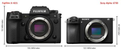 Größenvergleich: Fujifilm X-H2S vs. Sony Alpha 6700 Größenvergleich: Fujifilm X-H2S vs. Sony Alpha 6700