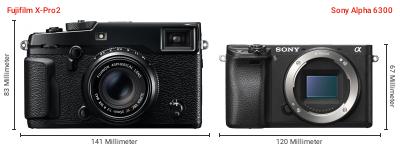 Größenvergleich: Fujifilm X-Pro2 vs. Sony Alpha 6300 Größenvergleich: Fujifilm X-Pro2 vs. Sony Alpha 6300