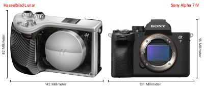 Größenvergleich: Hasselblad Lunar vs. Sony Alpha 7 IV Größenvergleich: Hasselblad Lunar vs. Sony Alpha 7 IV