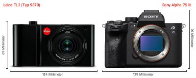Größenvergleich: Leica TL2 (Typ 5370) vs. Sony Alpha 7S III Größenvergleich: Leica TL2 (Typ 5370) vs. Sony Alpha 7S III