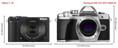 Größenvergleich: Nikon 1 J5 vs. OM System OM-D E-M10 Mark III