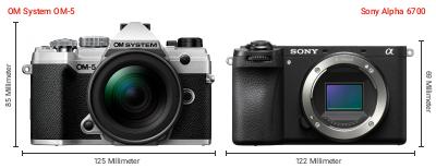 Größenvergleich: OM System OM-5 vs. Sony Alpha 6700 Größenvergleich: OM System OM-5 vs. Sony Alpha 6700