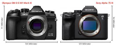 Größenvergleich: OM System OM-D E-M1 Mark III vs. Sony Alpha 7S III Größenvergleich: OM System OM-D E-M1 Mark III vs. Sony Alpha 7S III