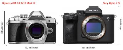 Größenvergleich: OM System OM-D E-M10 Mark III vs. Sony Alpha 7 IV