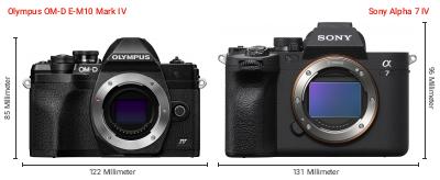 Größenvergleich: OM System OM-D E-M10 Mark IV vs. Sony Alpha 7 IV