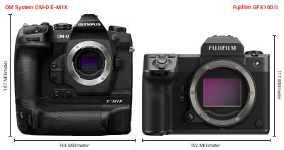 Größenvergleich: OM System OM-D E-M1X vs. Fujifilm GFX100 II Größenvergleich: OM System OM-D E-M1X vs. Fujifilm GFX100 II