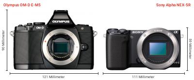 Größenvergleich: OM System OM-D E-M5 vs. Sony Alpha NEX-5R Größenvergleich: OM System OM-D E-M5 vs. Sony Alpha NEX-5R