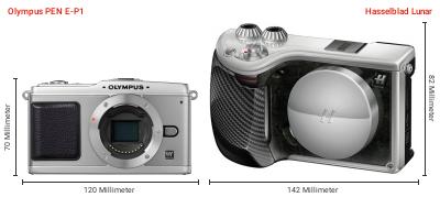 Größenvergleich: OM System PEN E-P1 vs. Hasselblad Lunar Größenvergleich: OM System PEN E-P1 vs. Hasselblad Lunar