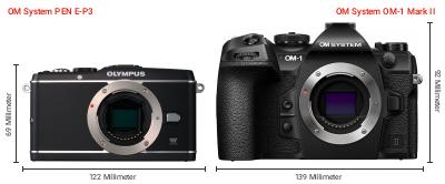 Größenvergleich: OM System PEN E-P3 vs. OM System OM-1 Mark II Größenvergleich: OM System PEN E-P3 vs. OM System OM-1 Mark II