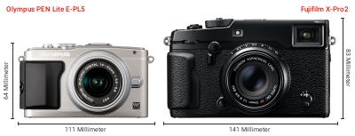 Größenvergleich: OM System PEN Lite E-PL5 vs. Fujifilm X-Pro2 Größenvergleich: OM System PEN Lite E-PL5 vs. Fujifilm X-Pro2
