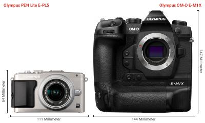 Größenvergleich: OM System PEN Lite E-PL5 vs. OM System OM-D E-M1X Größenvergleich: OM System PEN Lite E-PL5 vs. OM System OM-D E-M1X
