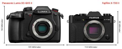 Größenvergleich: Panasonic Lumix DC-GH5 II vs. Fujifilm X-T30 II Größenvergleich: Panasonic Lumix DC-GH5 II vs. Fujifilm X-T30 II