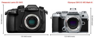 Größenvergleich: Panasonic Lumix DC-GH5 vs. OM System OM-D E-M5 Mark III Größenvergleich: Panasonic Lumix DC-GH5 vs. OM System OM-D E-M5 Mark III