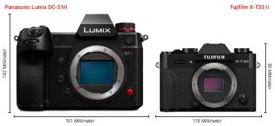 Größenvergleich: Panasonic Lumix DC-S1H vs. Fujifilm X-T30 II Größenvergleich: Panasonic Lumix DC-S1H vs. Fujifilm X-T30 II