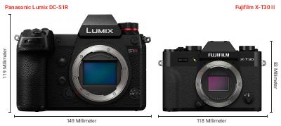 Größenvergleich: Panasonic Lumix DC-S1R vs. Fujifilm X-T30 II Größenvergleich: Panasonic Lumix DC-S1R vs. Fujifilm X-T30 II