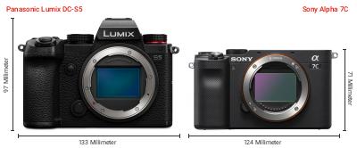 Größenvergleich: Panasonic Lumix DC-S5 vs. Sony Alpha 7C Größenvergleich: Panasonic Lumix DC-S5 vs. Sony Alpha 7C