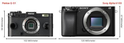 Größenvergleich: Pentax Q-S1 vs. Sony Alpha 6100 Größenvergleich: Pentax Q-S1 vs. Sony Alpha 6100