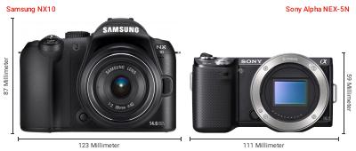 Größenvergleich: Samsung NX10 vs. Sony Alpha NEX-5N Größenvergleich: Samsung NX10 vs. Sony Alpha NEX-5N