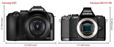 Größenvergleich: Samsung NX5 vs. OM System OM-D E-M5 Größenvergleich: Samsung NX5 vs. OM System OM-D E-M5