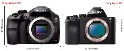 Größenvergleich: Sony Alpha 3000 vs. Sony Alpha 7S Größenvergleich: Sony Alpha 3000 vs. Sony Alpha 7S