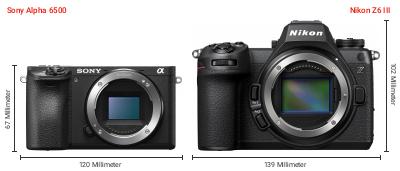 Größenvergleich: Sony Alpha 6500 vs. Nikon Z6 III Größenvergleich: Sony Alpha 6500 vs. Nikon Z6 III