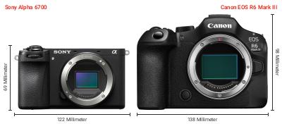 Größenvergleich: Sony Alpha 6700 vs. Canon EOS R6 Mark III Größenvergleich: Sony Alpha 6700 vs. Canon EOS R6 Mark III
