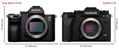 Größenvergleich: Sony Alpha 7R IIIA vs. Fujifilm X-T5 Größenvergleich: Sony Alpha 7R IIIA vs. Fujifilm X-T5