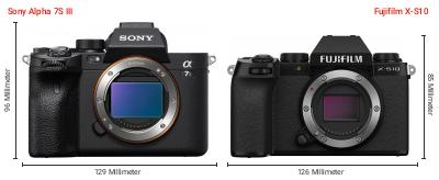 Größenvergleich: Sony Alpha 7S III vs. Fujifilm X-S10 Größenvergleich: Sony Alpha 7S III vs. Fujifilm X-S10