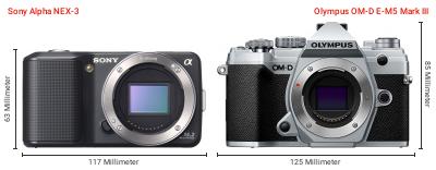 Größenvergleich: Sony Alpha NEX-3 vs. OM System OM-D E-M5 Mark III Größenvergleich: Sony Alpha NEX-3 vs. OM System OM-D E-M5 Mark III