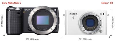Größenvergleich: Sony Alpha NEX-5 vs. Nikon 1 S2 Größenvergleich: Sony Alpha NEX-5 vs. Nikon 1 S2