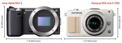 Größenvergleich: Sony Alpha NEX-5 vs. OM System PEN mini E-PM2 Größenvergleich: Sony Alpha NEX-5 vs. OM System PEN mini E-PM2