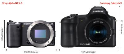 Größenvergleich: Sony Alpha NEX-5 vs. Samsung Galaxy NX Größenvergleich: Sony Alpha NEX-5 vs. Samsung Galaxy NX