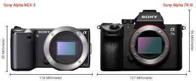 Größenvergleich: Sony Alpha NEX-5 vs. Sony Alpha 7R III Größenvergleich: Sony Alpha NEX-5 vs. Sony Alpha 7R III