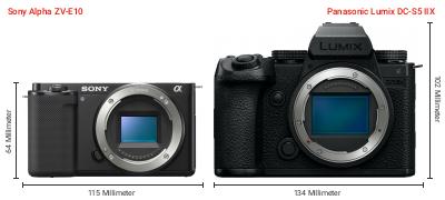 Größenvergleich: Sony Alpha ZV-E10 vs. Panasonic Lumix DC-S5 IIX Größenvergleich: Sony Alpha ZV-E10 vs. Panasonic Lumix DC-S5 IIX